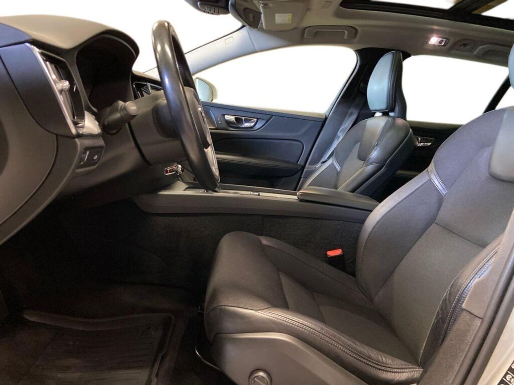 Volvo V60 2018 Valkoinen