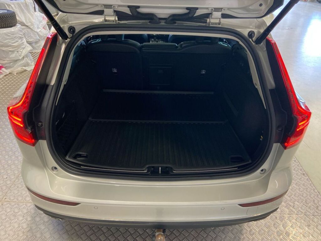 Volvo V60 2018 Valkoinen