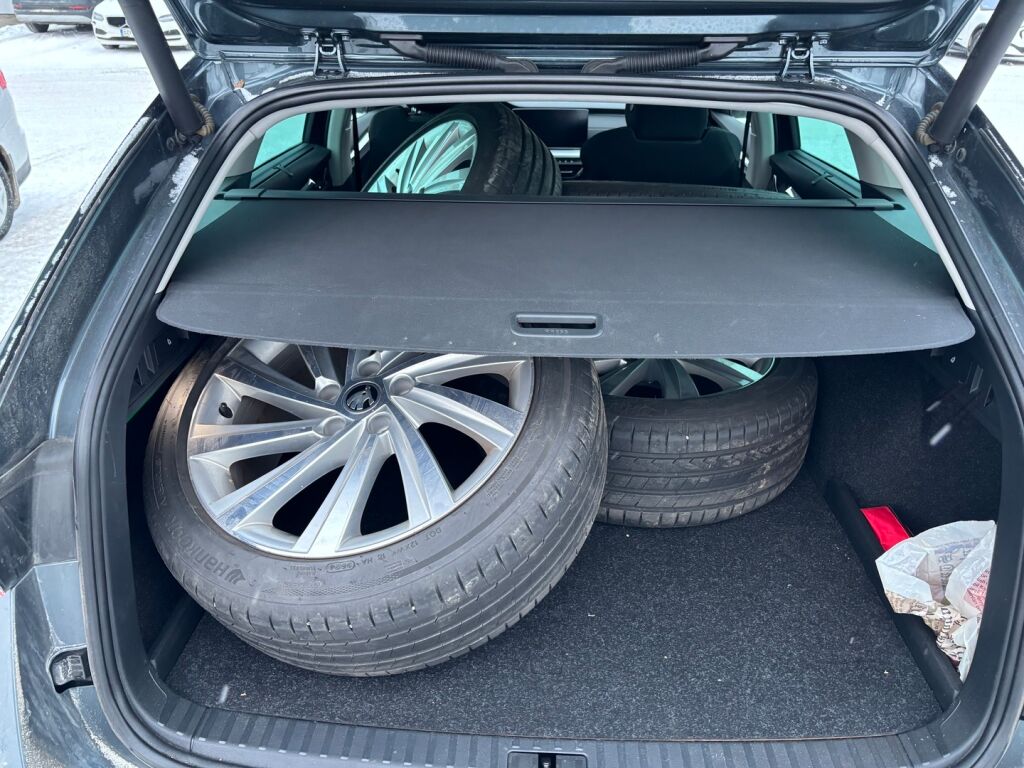 Skoda Octavia 2021 Harmaa