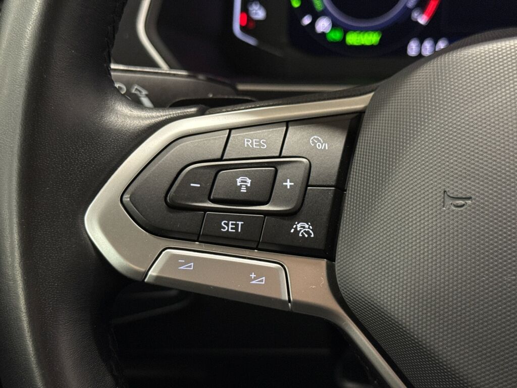 Volkswagen Tiguan 2022 Musta