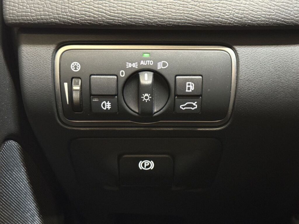 Volvo XC60 2017 Ruskea (beige)