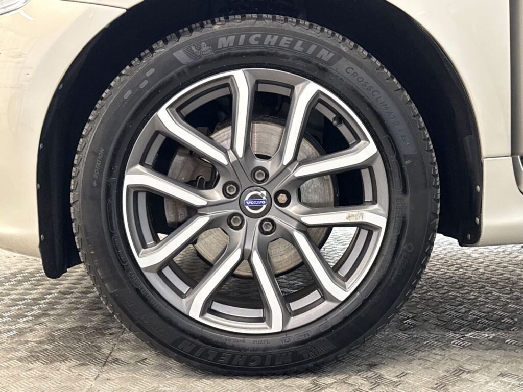 Volvo XC60 2017 Ruskea (beige)