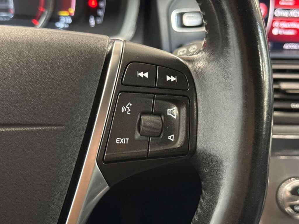 Volvo XC60 2017 Ruskea (beige)