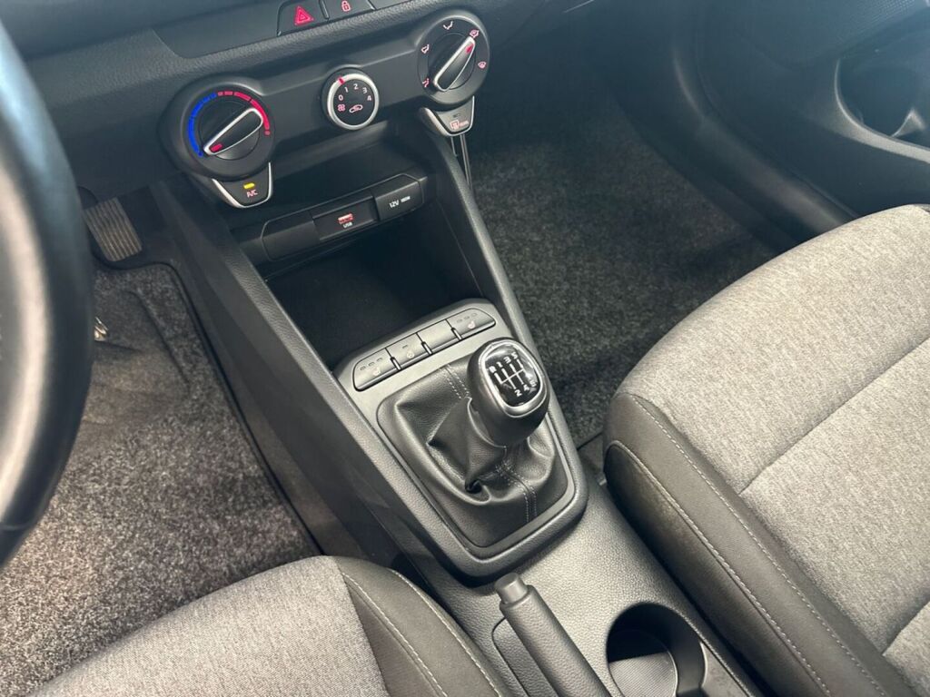 Kia Stonic 2021 Valkoinen