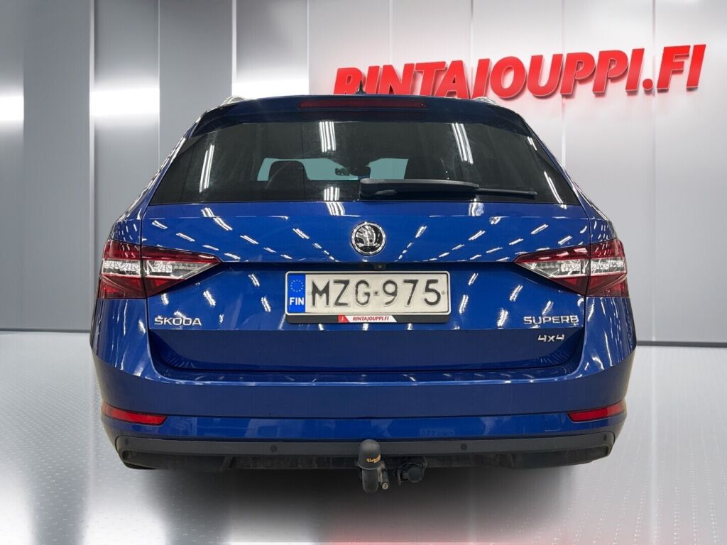 Skoda Superb 2018 Sininen