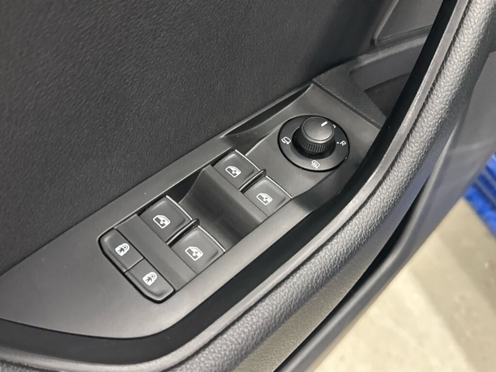 Skoda Superb 2018 Sininen