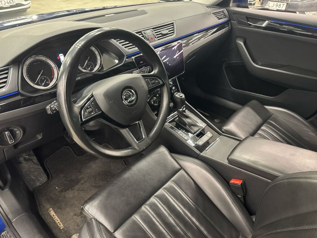Skoda Superb 2018 Sininen