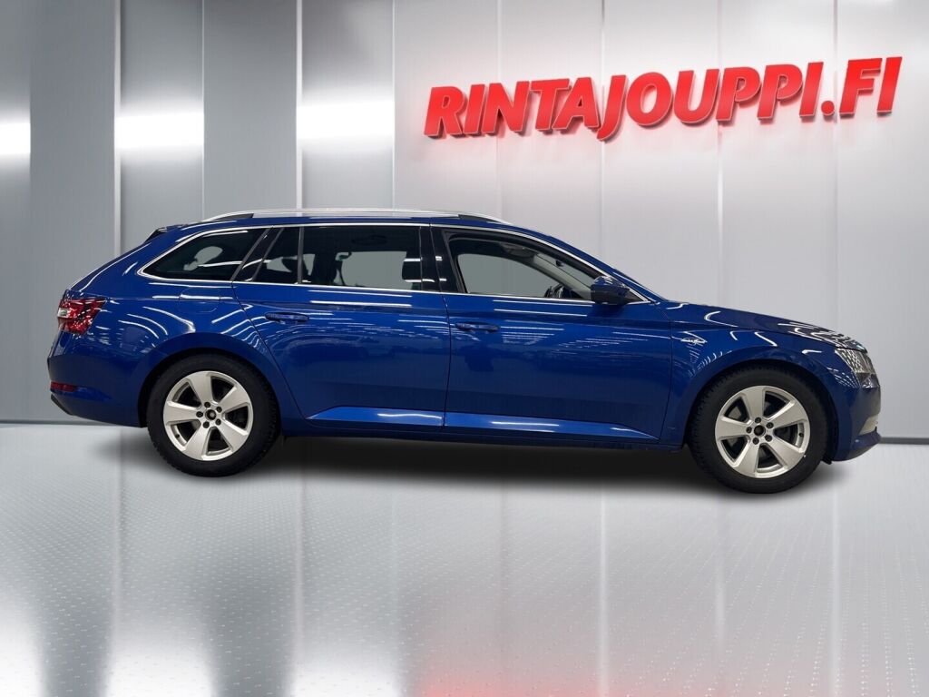 Skoda Superb 2018 Sininen