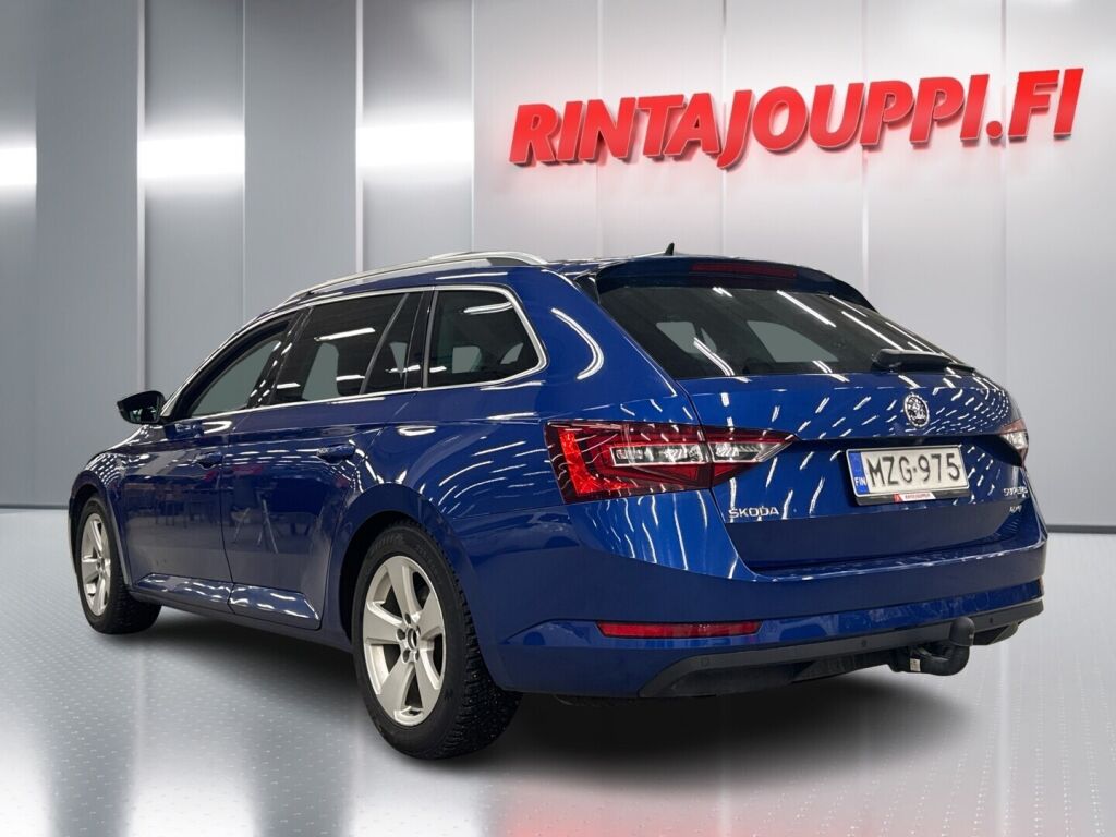 Skoda Superb 2018 Sininen