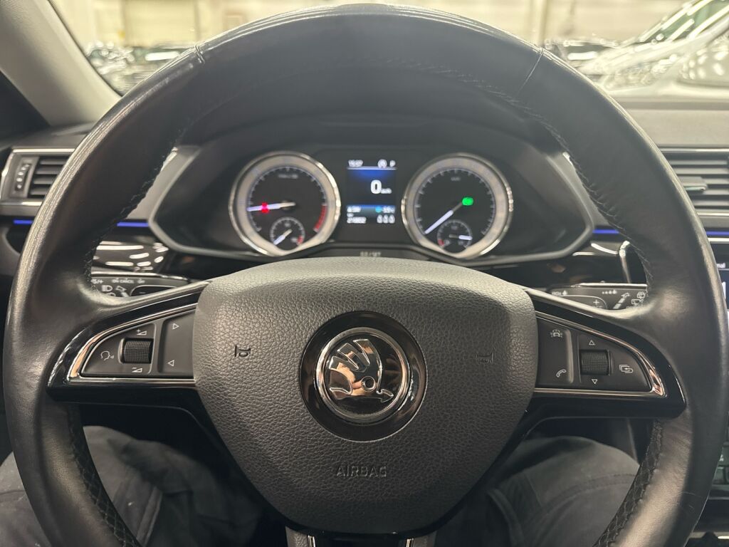 Skoda Superb 2018 Sininen