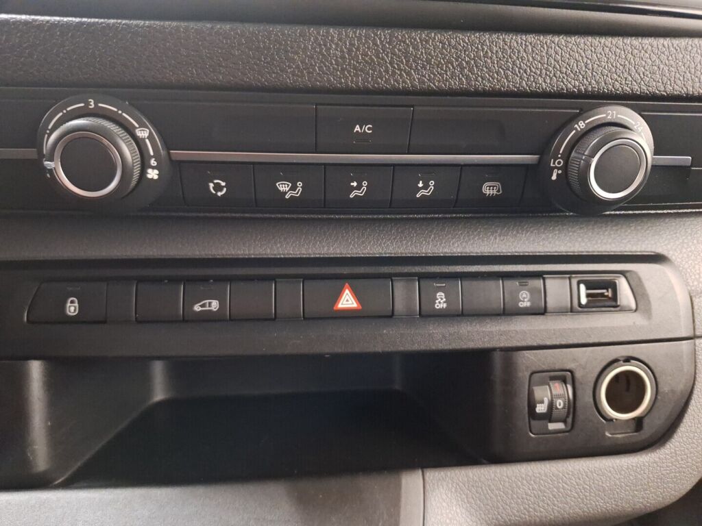 Opel Vivaro 2021 Valkoinen