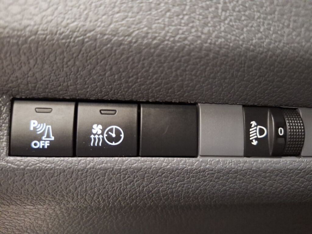 Opel Vivaro 2021 Valkoinen