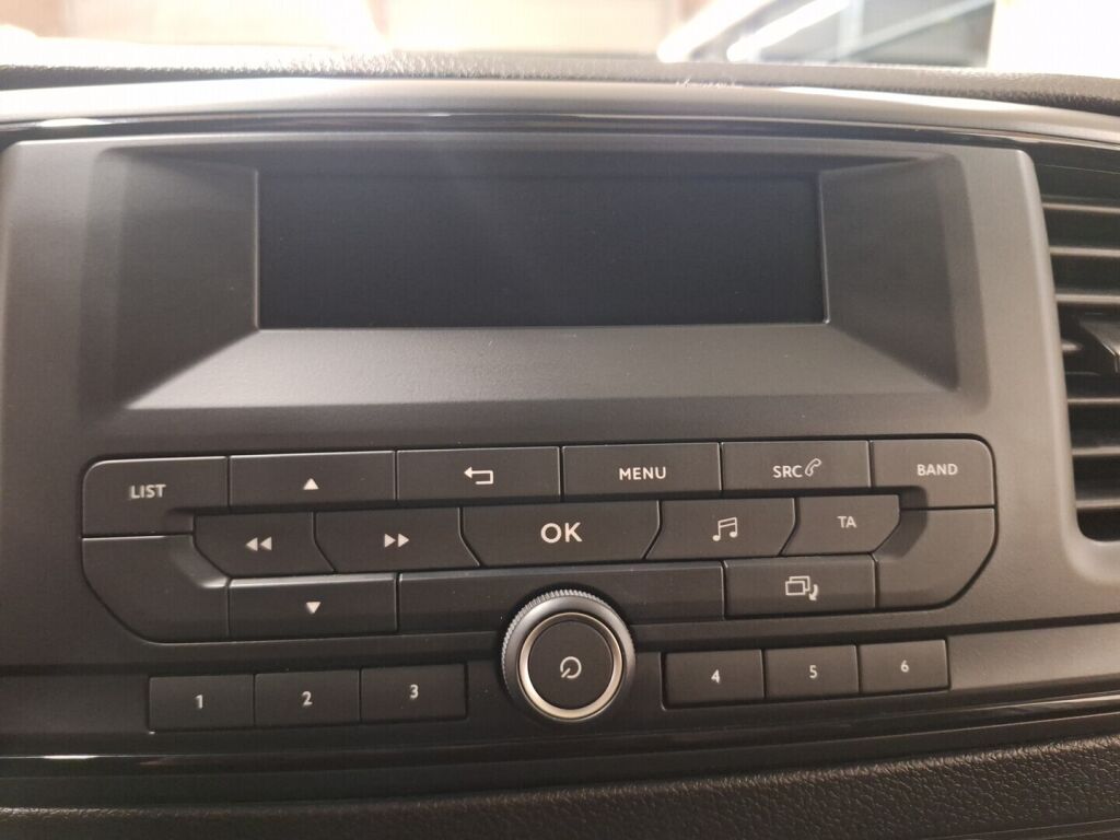 Opel Vivaro 2021 Valkoinen