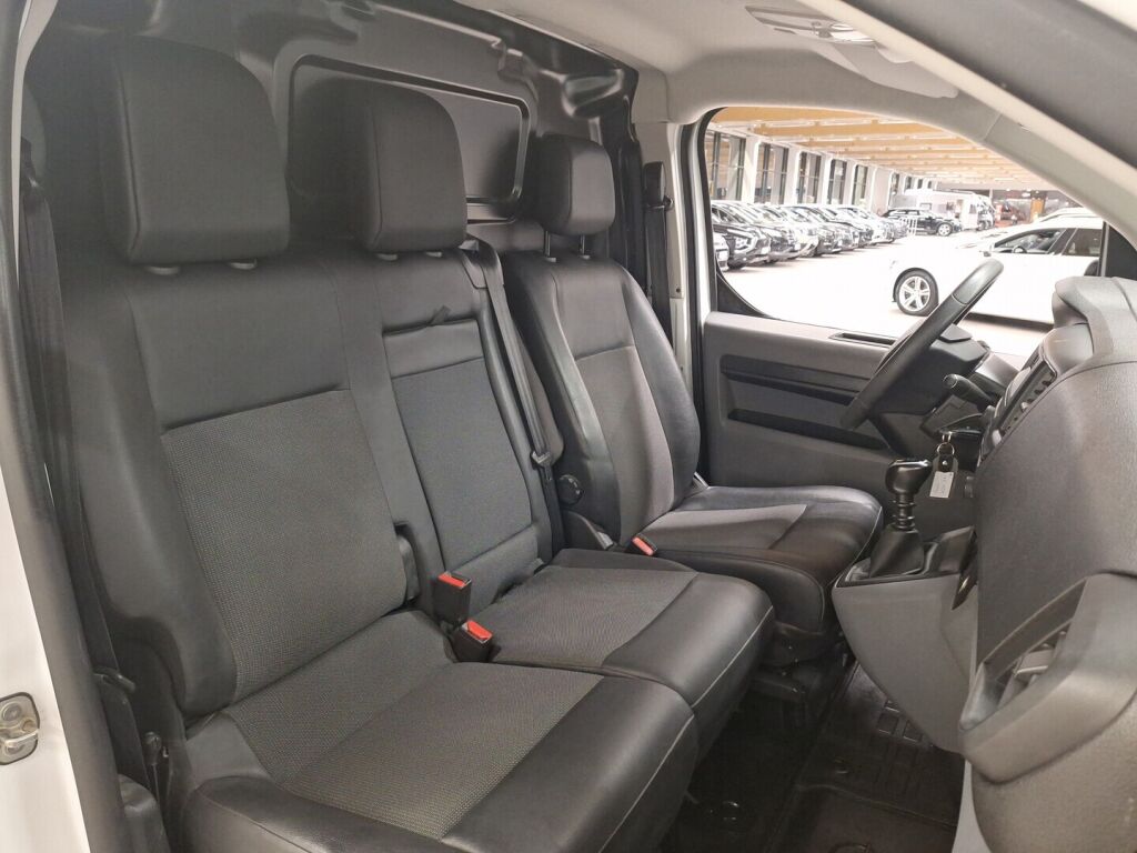 Opel Vivaro 2021 Valkoinen