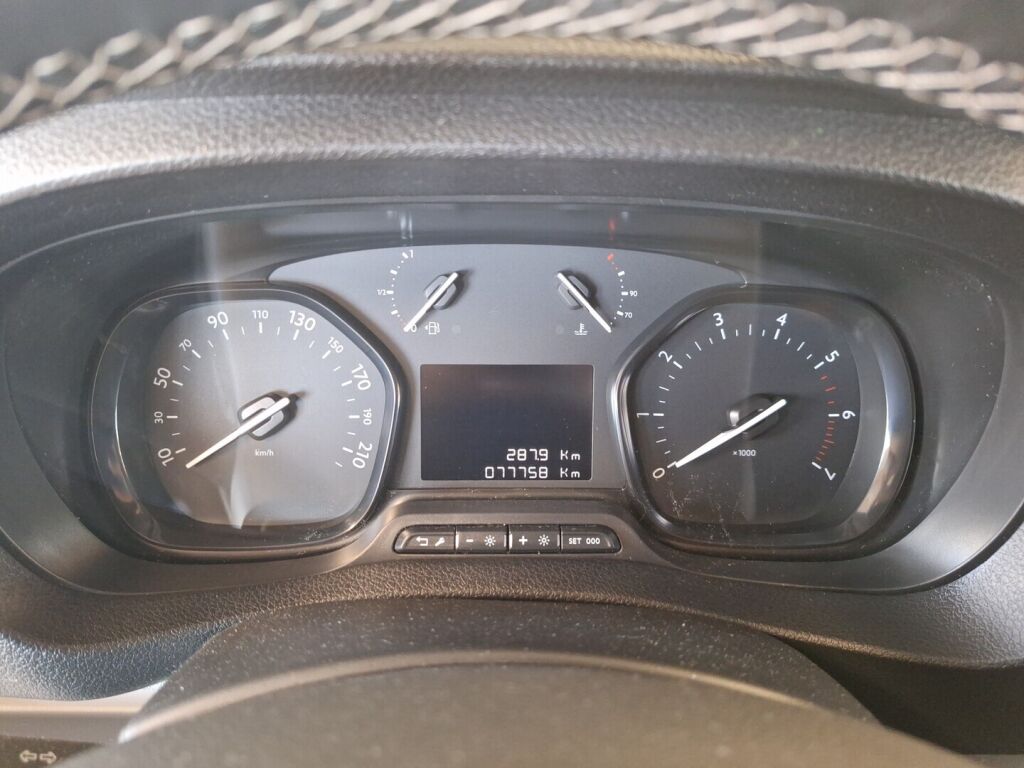 Opel Vivaro 2022 Valkoinen