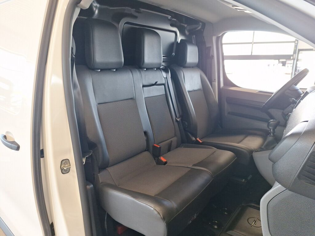 Opel Vivaro 2022 Valkoinen