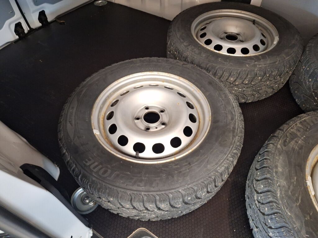 Opel Vivaro 2022 Valkoinen