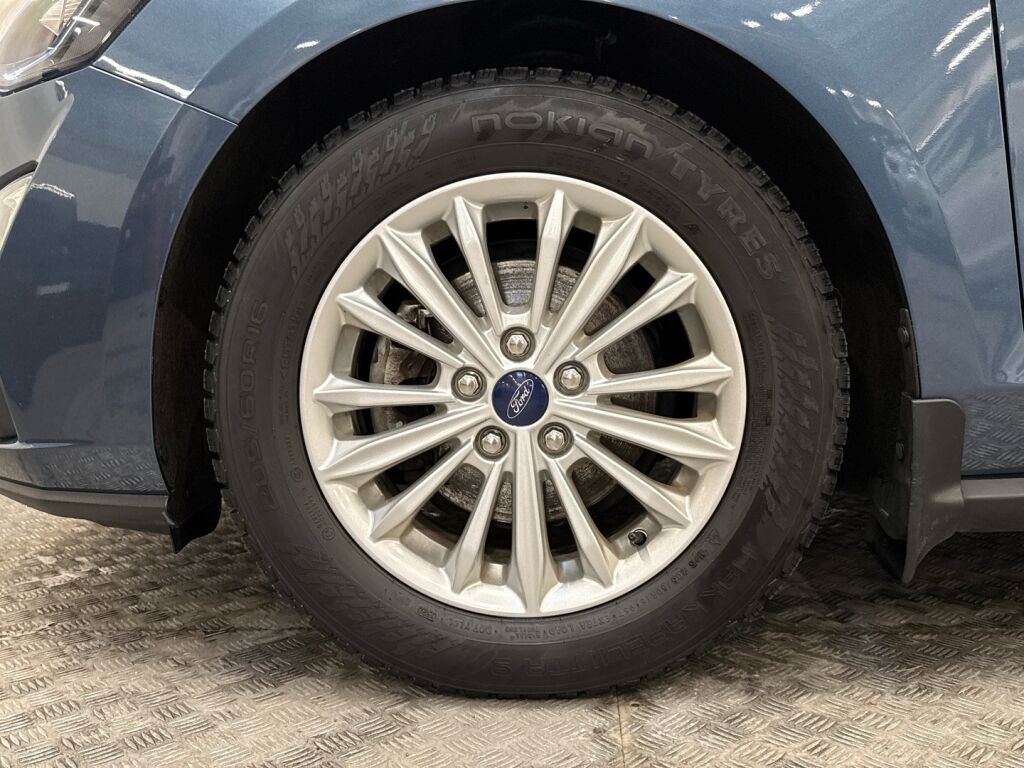 Ford Focus 2022 Sininen