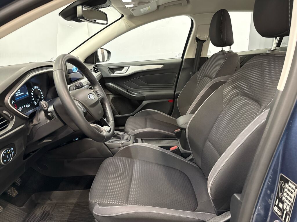 Ford Focus 2022 Sininen