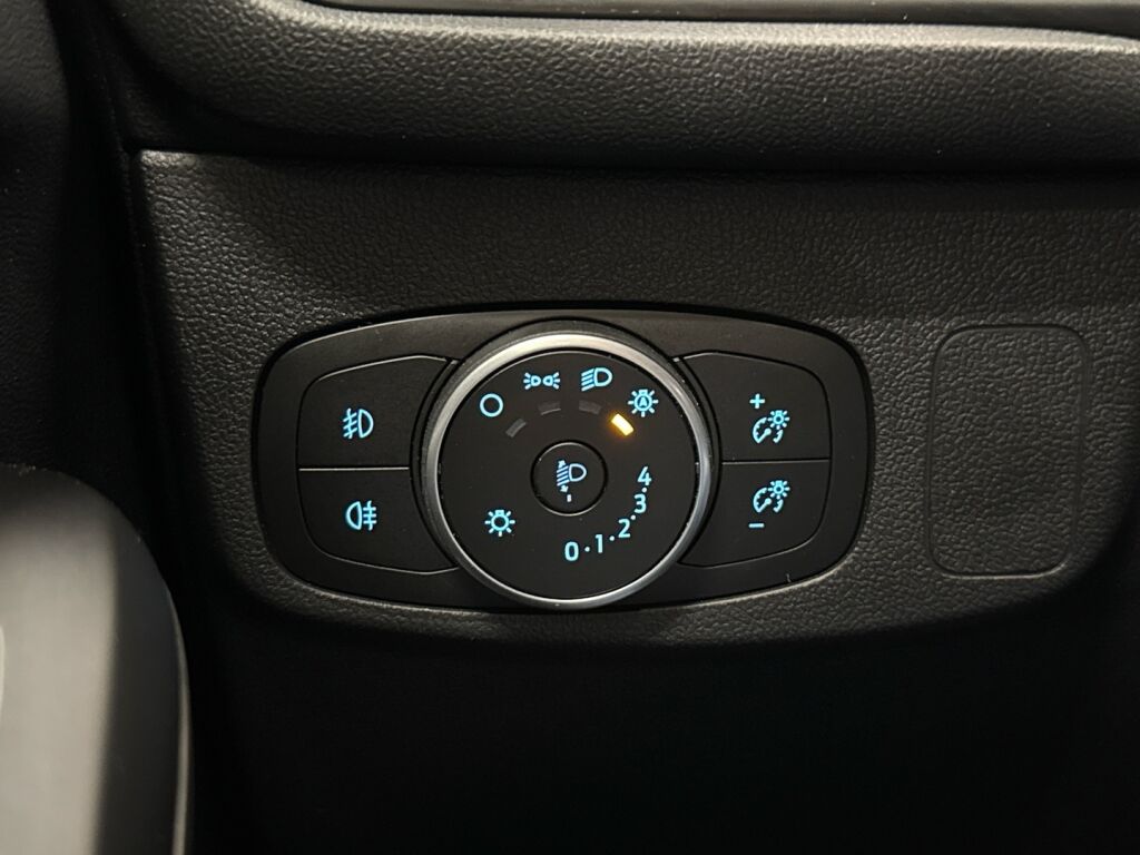 Ford Focus 2022 Sininen