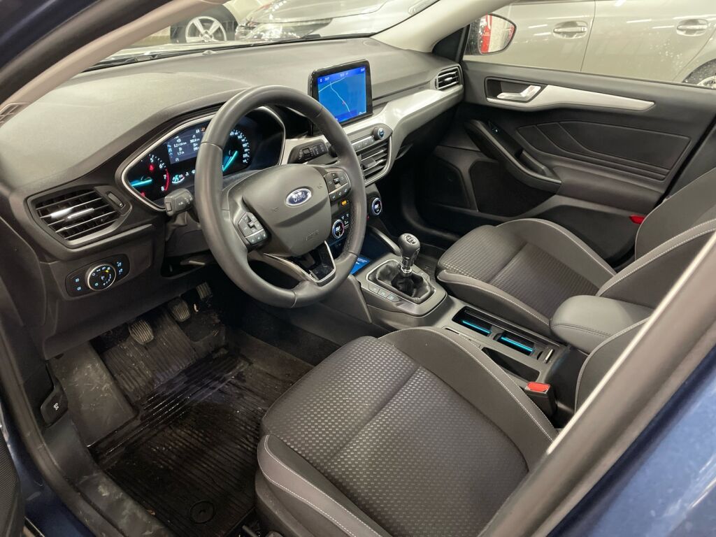 Ford Focus 2022 Sininen