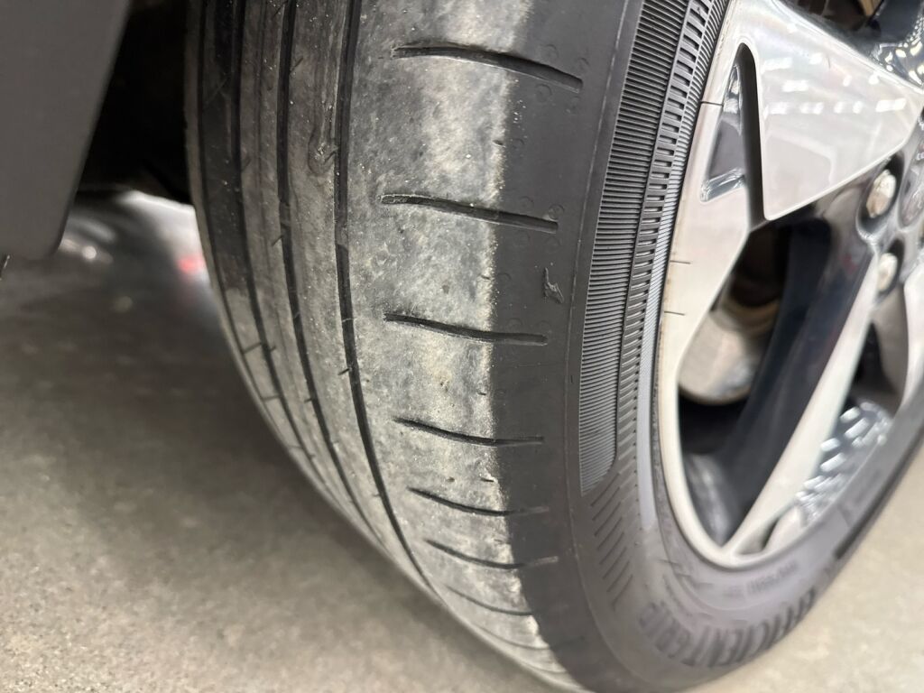 Ford Grand Tourneo Connect 2021 Musta