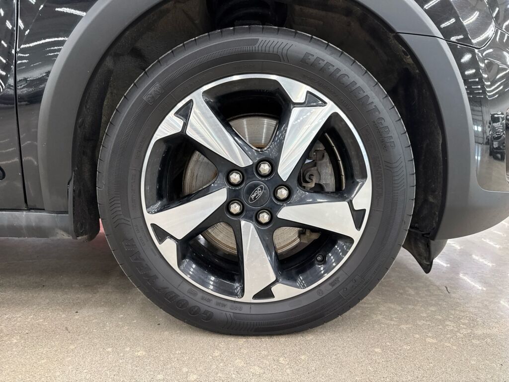 Ford Grand Tourneo Connect 2021 Musta