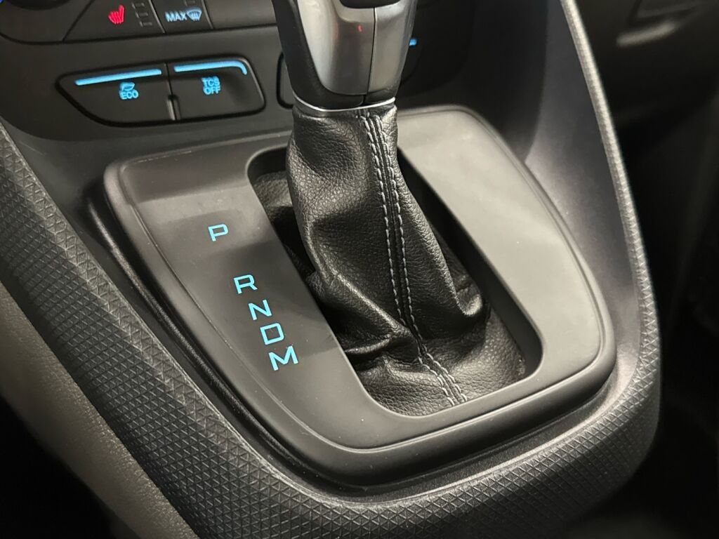 Ford Grand Tourneo Connect 2021 Musta