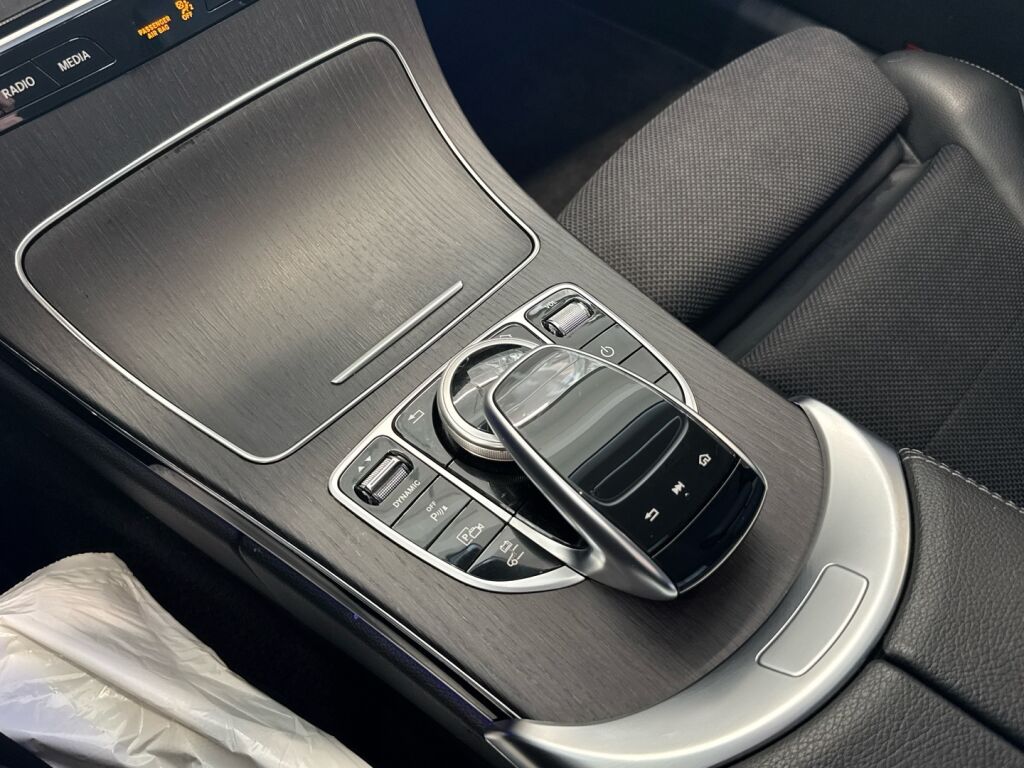 Mercedes-Benz C 2020 Valkoinen