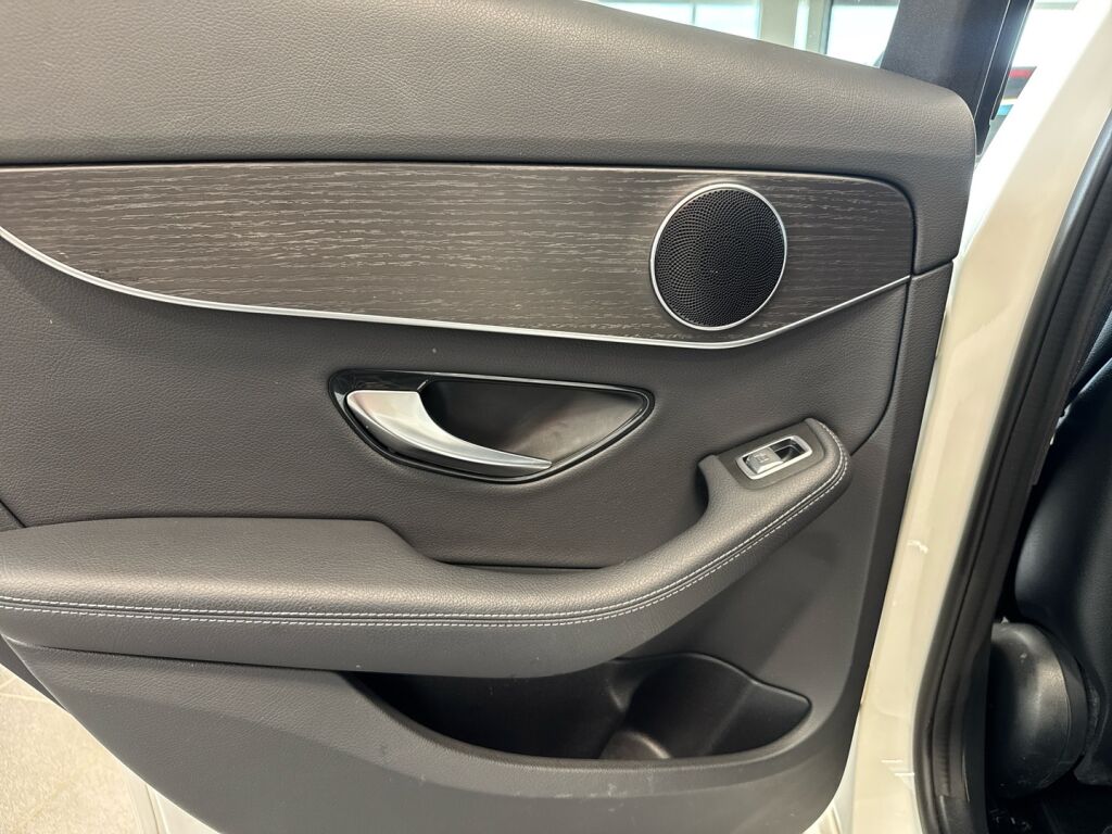 Mercedes-Benz C 2020 Valkoinen