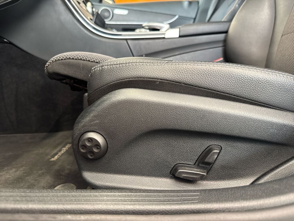 Mercedes-Benz C 2020 Valkoinen