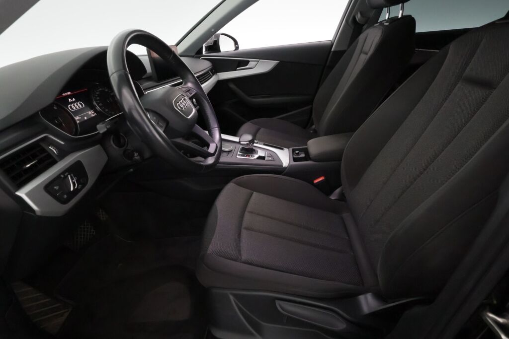 Audi A4 2017 Musta