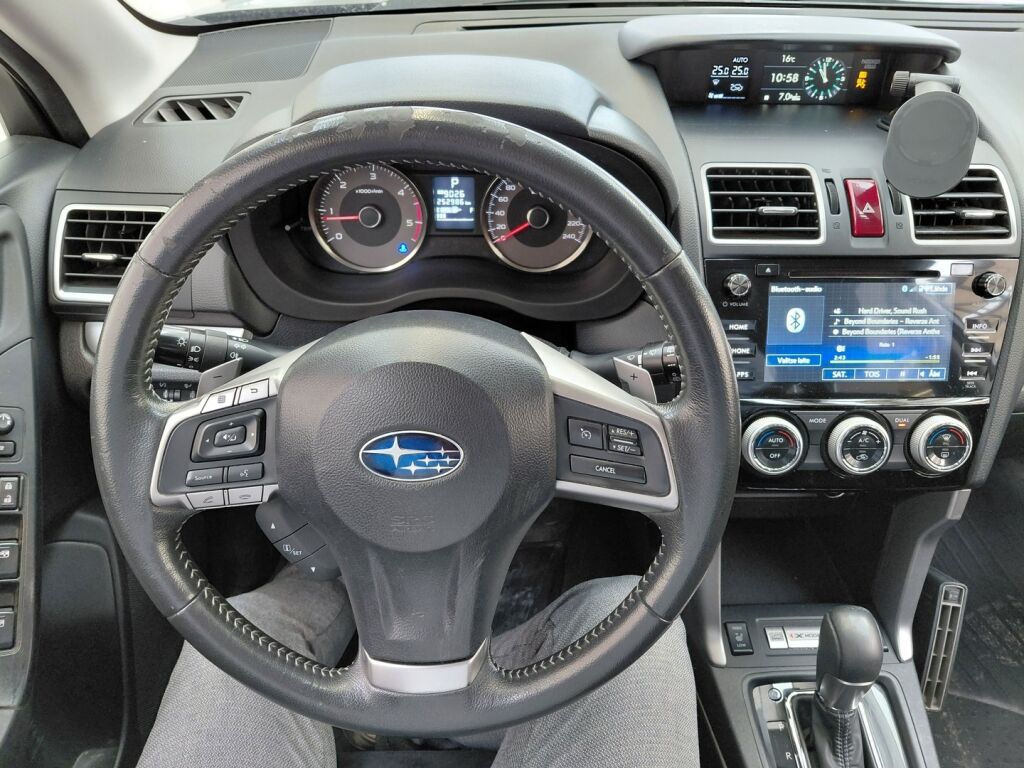 Subaru Forester 2016 Harmaa