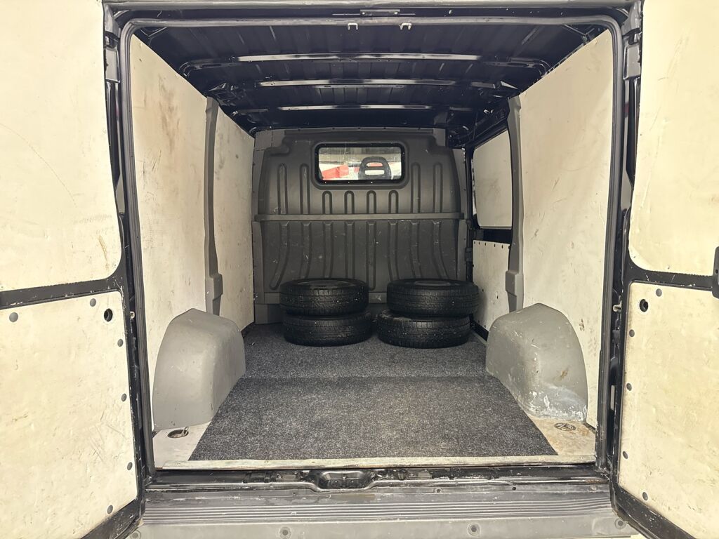 Peugeot Boxer 2015 Musta