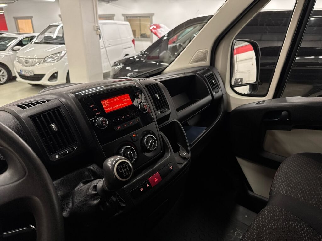 Peugeot Boxer 2015 Musta