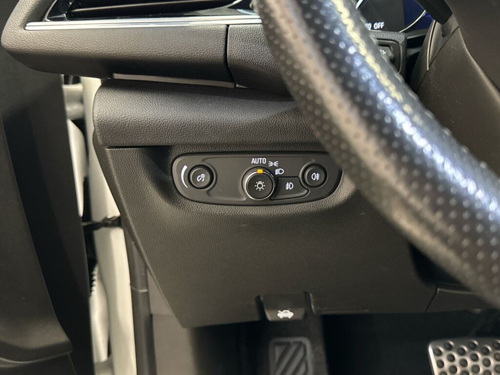 Opel Insignia 2021 Valkoinen