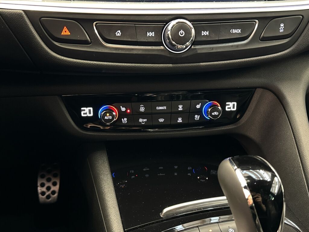 Opel Insignia 2021 Valkoinen