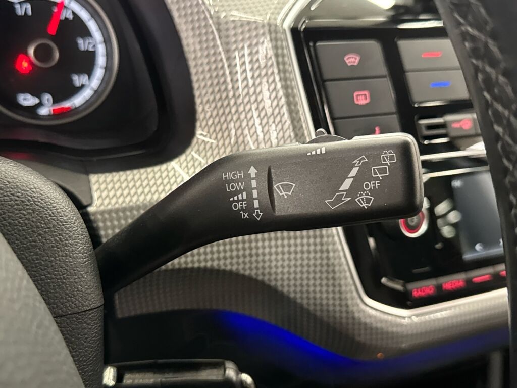 Volkswagen up! 2018 Musta