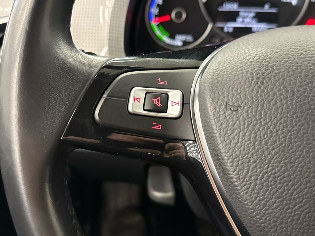Volkswagen up! 2018 Musta