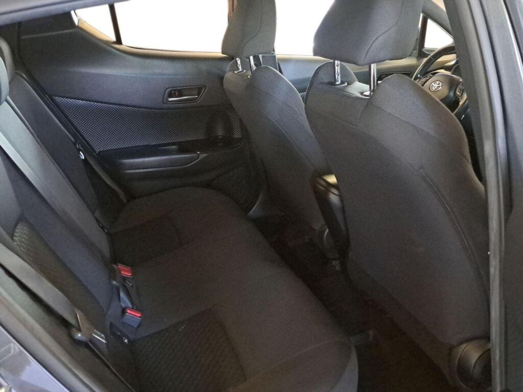 Toyota C-HR 2021 Harmaa