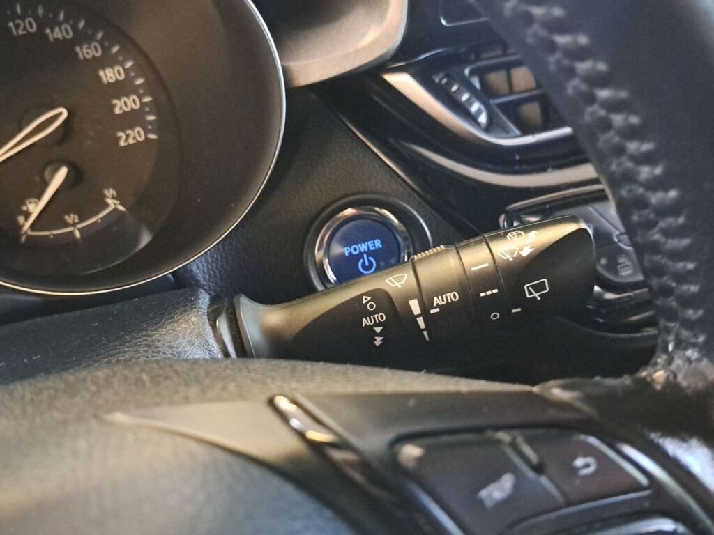 Toyota C-HR 2021 Harmaa