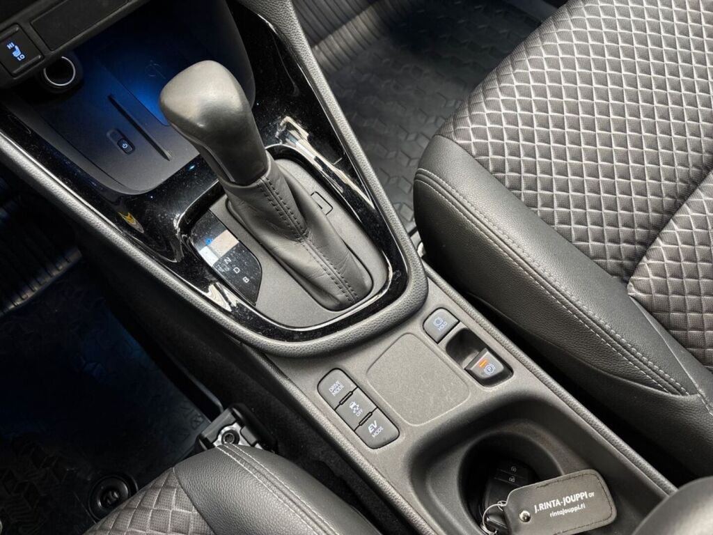 Toyota Yaris 2021 Harmaa