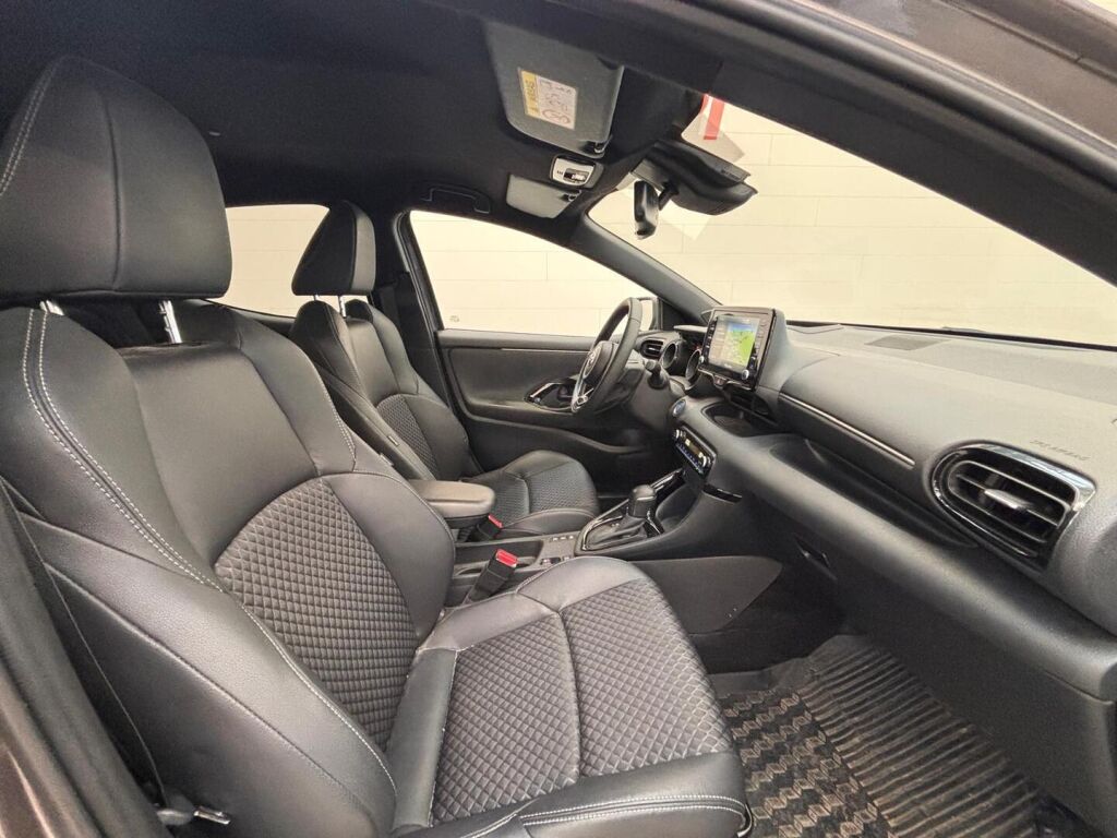 Toyota Yaris 2021 Harmaa