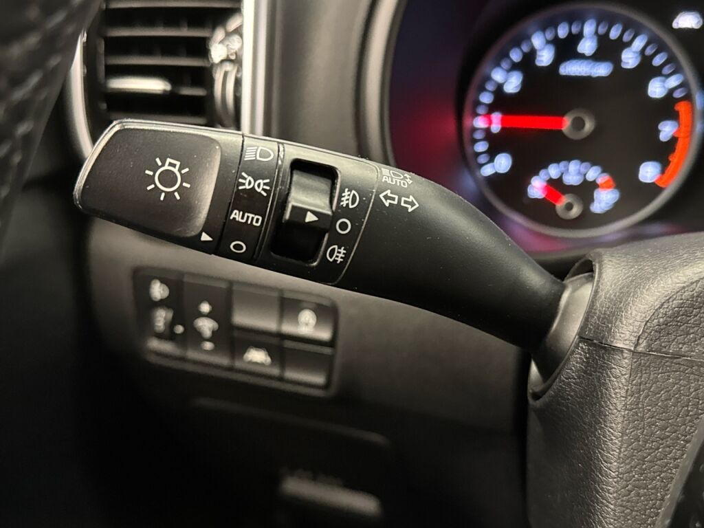 Kia Sportage 2021 Punainen