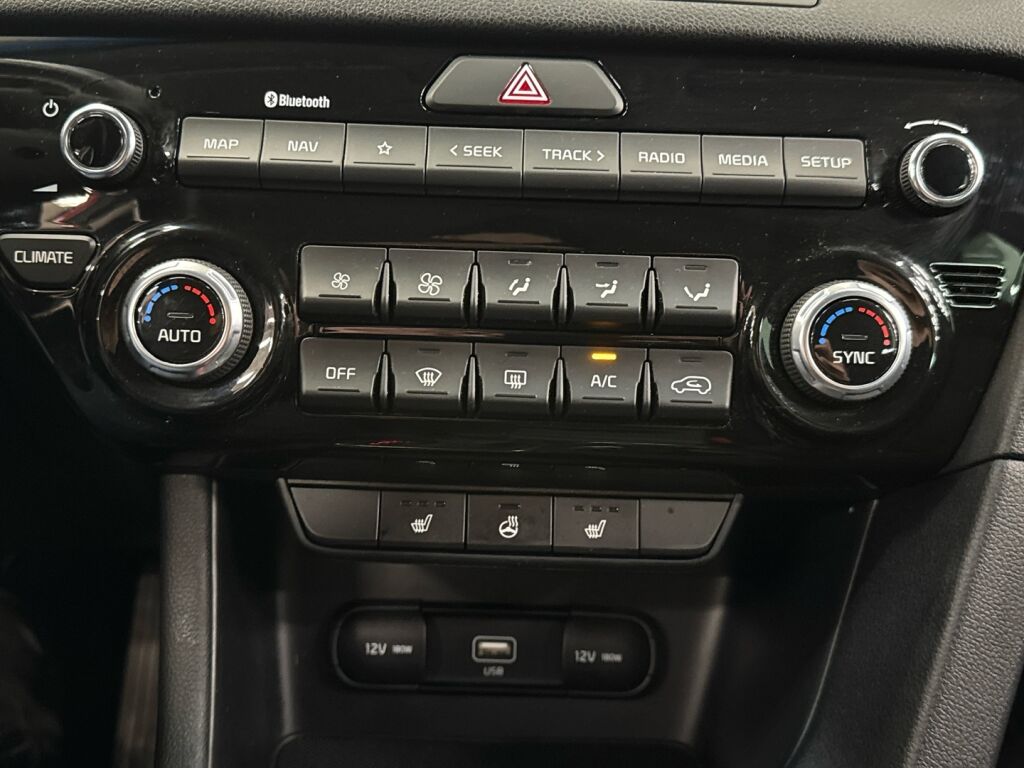 Kia Sportage 2021 Punainen