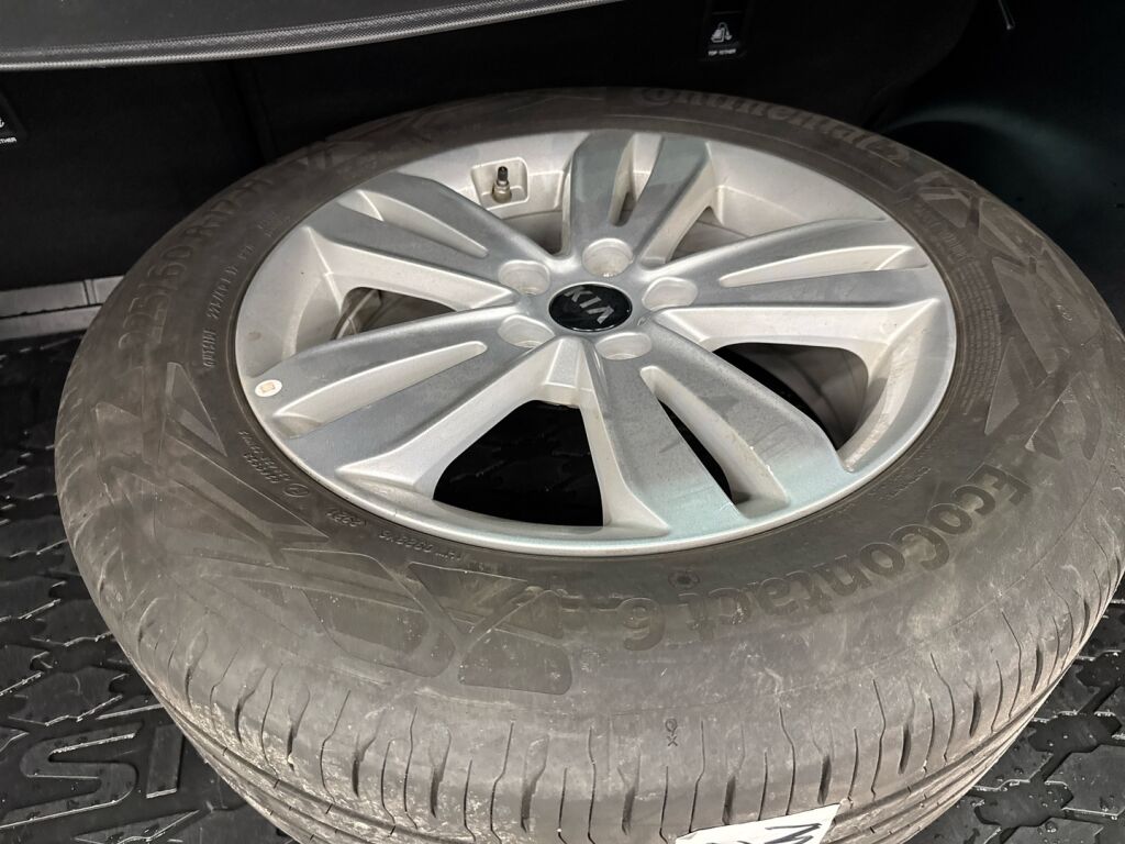 Kia Sportage 2021 Punainen