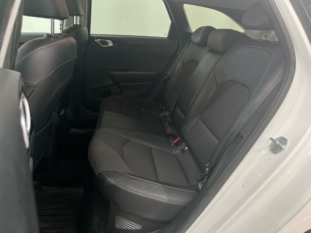 Kia Ceed 2021 Valkoinen