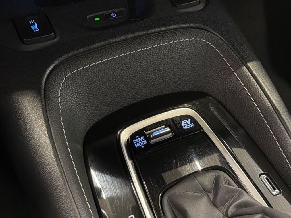 Toyota Corolla 2021 Valkoinen