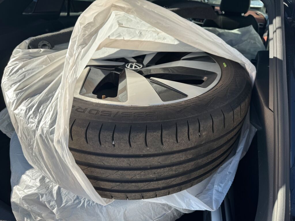 Volkswagen ID.4 2022 Harmaa