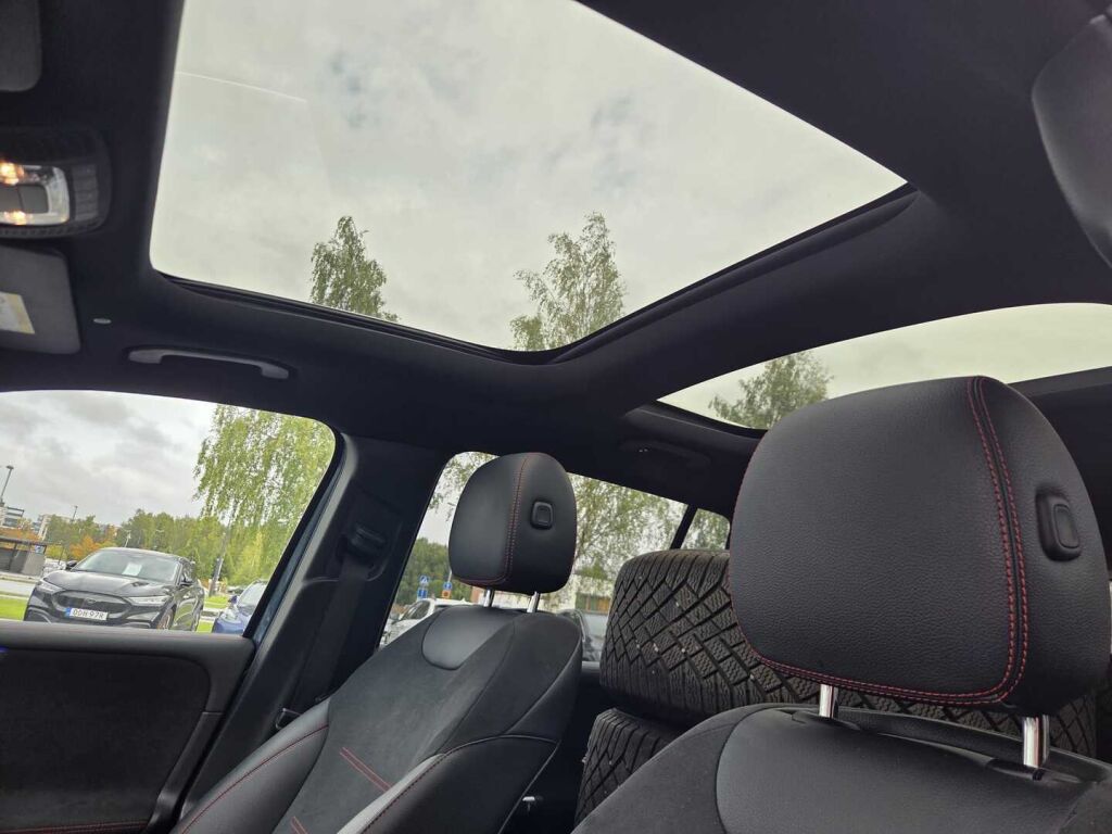 Mercedes-Benz EQB 2022 Sininen (Denim Blue)